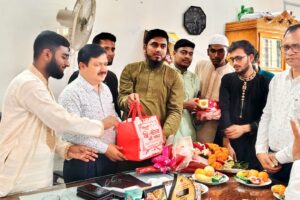 মাহ্তাব উদ্দিন কলেজের অধ্যক্ষকে ছাত্রশিবিরের অভ্যর্থনা