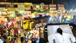 ট্রাক উল্টে চালকের মৃত্যু