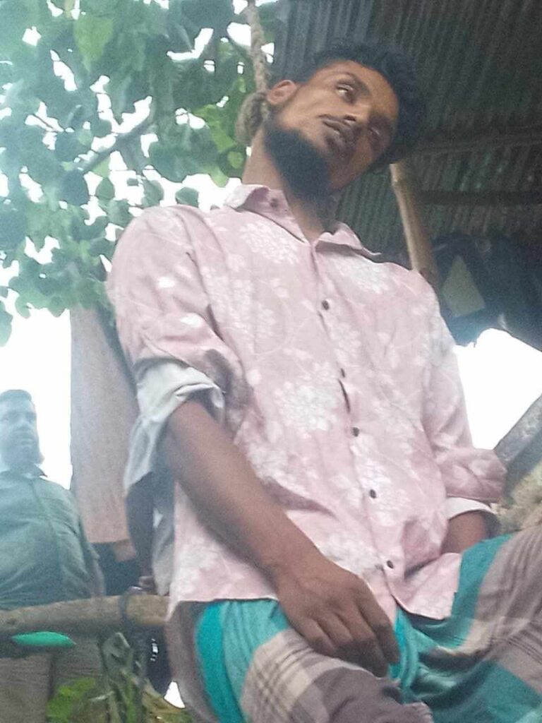 ঝিনাইদহে গাছে ঝুলন্ত যুবকের মরদেহ, হত্যা নাকি আত্মহত্যা?