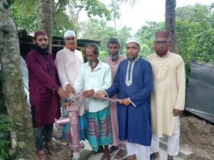 রিশখালীতে জামায়াত নেতার উদ্যোগে টিউবওয়েল উপহার