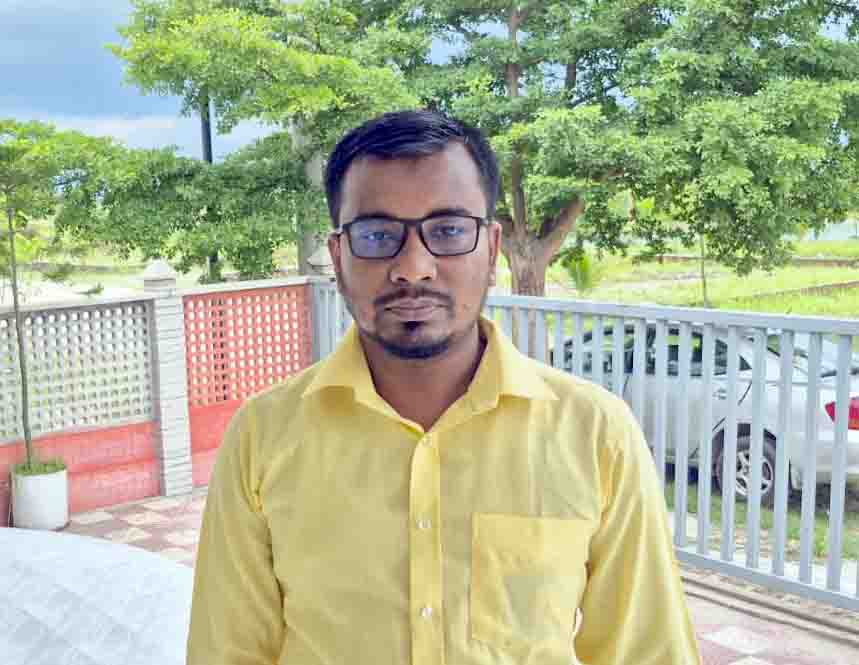 ইরান বিভিন্ন ক্ষেত্রে গোয়েন্দা ব্যর্থতার কারণে শোচনীয় পরাজয় বরণ করতে হয়েছে। ১৯৭৯ সালের ইরানি জিম্মি সংকট, ১৯৮০ সালের অপারেশন ঈগল ক্ল, এবং ইসরায়েলের পারমাণবিক নথি তেহরানে চলে যাওয়া - এই ঘটনাগুলো ইরানি গোয়েন্দা সংস্থাগুলোর দুর্বলতা এবং ব্যর্থতার উদাহরণ। এই সব ঘটনায় ইরান বিভিন্ন দিক থেকে ক্ষতিগ্রস্ত হয়েছে. ইরানের গোয়েন্দা ব্যর্থতার উদাহরণ: **ইরান জিম্মি সংকট (Iran Hostage Crisis): ১৯৭৯ সালে তেহরানে ৬৬ জন মার্কিন নাগরিককে জিম্মি করে রাখা হয় এবং তাদের মধ্যে ৫২ জনকে এক বছরেরও বেশি সময় ধরে জিম্মি করে রাখা হয়। এই সংকট ইরানি বিপ্লবের পর দেখা দেয়। এই সংকট ছিল একটি আন্তর্জাতিক সংকট, যেখানে ইরানি গোয়েন্দা সংস্থাগুলো তাদের দুর্বলতা এবং ব্যর্থতা প্রমাণ করে. **অপারেশন ঈগল ক্ল (Operation Eagle Claw): ১৯৮০ সালে মার্কিন যুক্তরাষ্ট্র ইরানের জিম্মিদের উদ্ধারের জন্য একটি অভিযান চালায়, যা অপারেশন ঈগল ক্ল নামে পরিচিত। এই অপারেশনে দুটি হেলিকপ্টার যান্ত্রিক ত্রুটির কারণে এগিয়ে যেতে পারেনি এবং একটি ধূলিঝড়ের কারণে দৃশ্যমানতা হ্রাস পায়। এই কারণে পুরো দলটিকে দেরিতে অবতরণ করতে হয় এবং অভিযানটি ব্যর্থ হয়. **ইসরায়েলের পারমাণবিক নথি তেহরানে চলে যাওয়া: সম্প্রতি ইসরায়েলের পারমাণবিক স্থাপনার নথি তেহরানে চলে যাওয়ার অভিযোগ পাওয়া গেছে। এই ঘটনা ইরানি গোয়েন্দা সংস্থাগুলোর ব্যর্থতার আরও একটি উদাহরণ, যেখানে তাদের দুর্বলতার কারণে গোপন তথ্য ফাঁস হয়ে গেছে. **ইসরাইলের পারমাণবিক স্থাপনায় হামলার প্রস্তুতি: কিছু তথ্য থেকে জানা গেছে যে, ইসরাইল ইরানের পারমাণবিক স্থাপনায় হামলার প্রস্তুতি নিচ্ছে। এই তথ্য ইরানের গোয়েন্দা সংস্থাগুলোর দুর্বলতা এবং ব্যর্থতার ইঙ্গিত দেয়. এই সব ঘটনা প্রমাণ করে যে, ইরানের গোয়েন্দা সংস্থাগুলো তাদের কাজ সঠিকভাবে করতে পারেনি এবং তাদের দুর্বলতা বিভিন্ন ক্ষেত্রে দৃশ্যমান হয়েছে। এই দুর্বলতার কারণে ইরান বিভিন্ন ক্ষেত্রে শোচনীয় পরাজয় বরণ করতে হয়েছে.