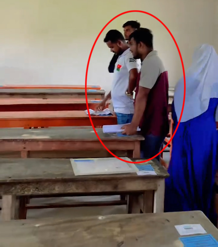 ১৪৪ ধারা অমান্য করে দুই ছাত্রদল নেতার শোডাউন, কেন্দ্রের ভেতরে ভিডিও ধারণ!