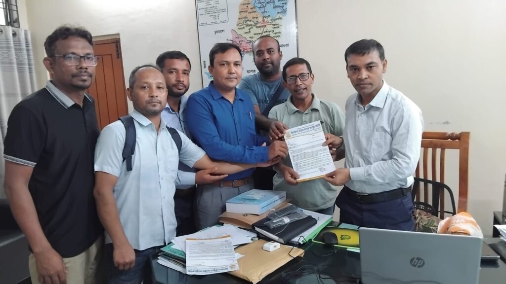 ঝিনাইদহ পৌর এলাকার জলাবদ্ধতা নিরসনে স্মারকলিপি প্রদান উন্নয়ন সংগ্রাম সমন্বয় কমিটির