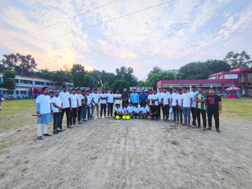 গাজীর বাজারে ডে–নাইট ফুটবল টুর্নামেন্টে উৎসবের আমেজ