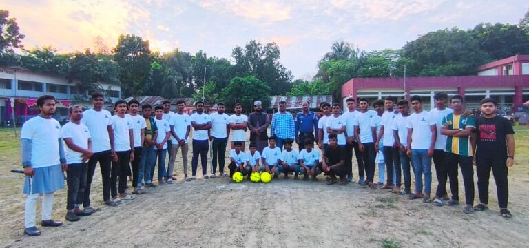 গাজীর বাজারে ডে–নাইট ফুটবল টুর্নামেন্টে উৎসবের আমেজ