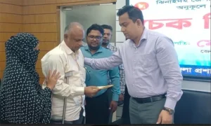 ঝিনাইদহে সড়ক দুর্ঘটনায় প্রাণ হারানো ও আহত ৩১ পরিবার পেল ১ কোটি ১৯ লাখ টাকার অনুদান