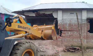 ঝিনাইদহে মহাসড়কের আড়াই একর জমি দখলমুক্ত, ১৯টি অবৈধ স্থাপনা উচ্ছেদ